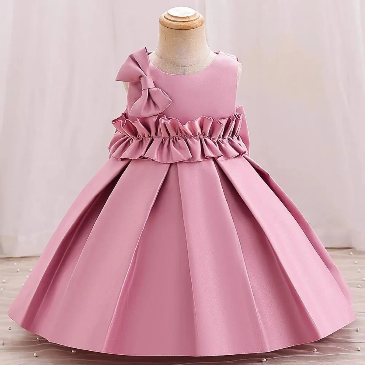 2023 Abito da ragazza di fiori da sposa per bambini Abito in raso con grande fiocco Il primo abito da banchetto di Natale adatto