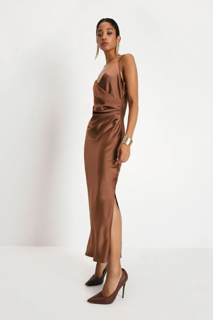 Abito midi effetto satin con arricciatura laterale