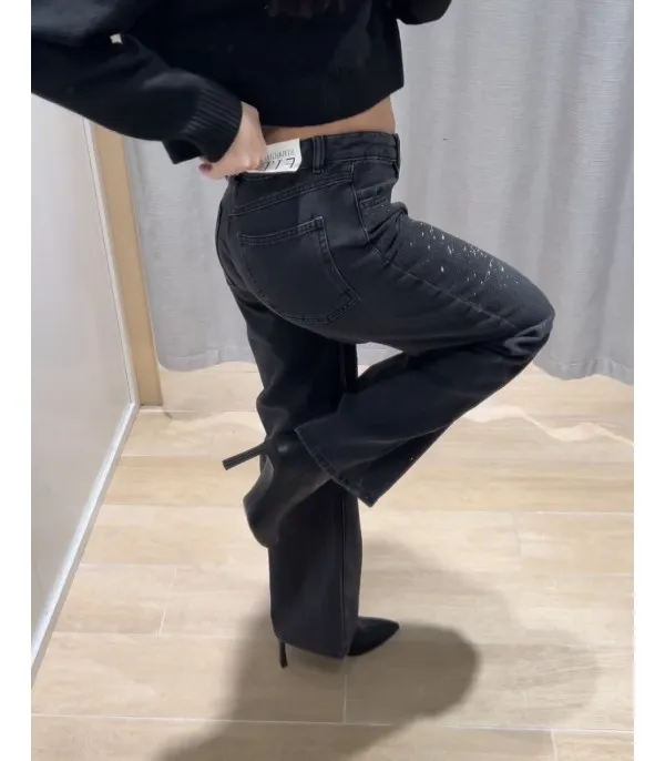Black-strass denim streight