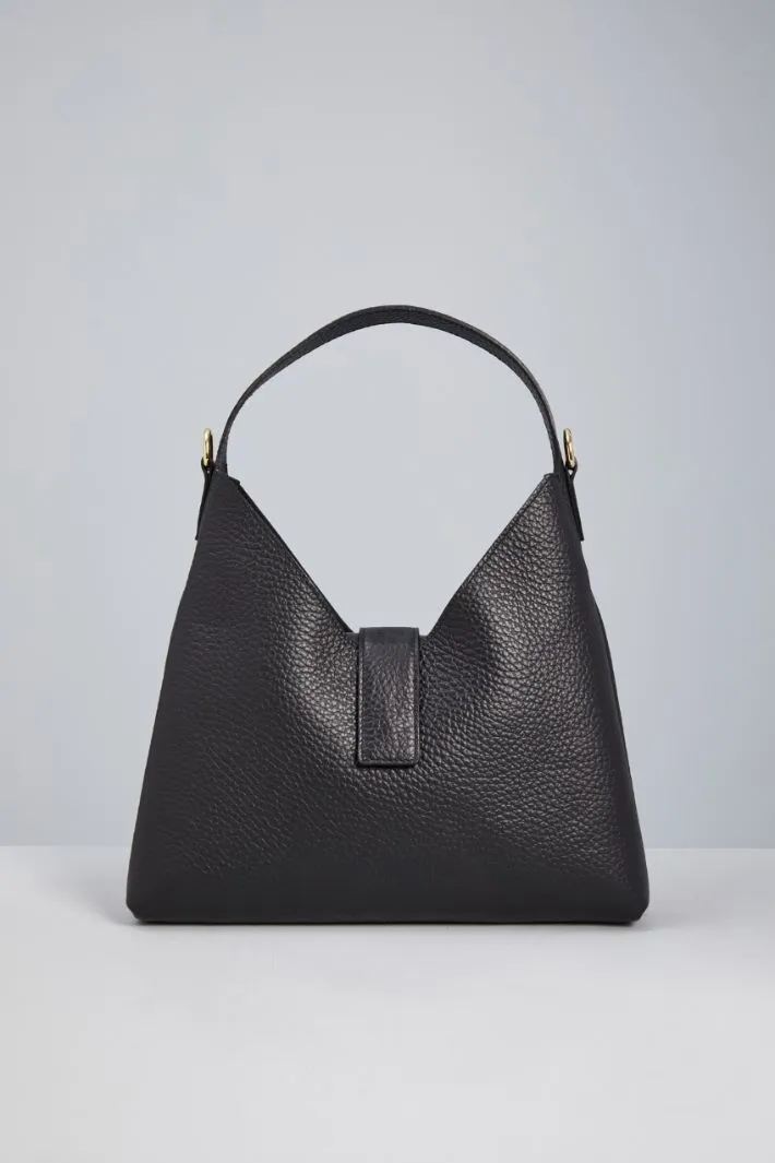 Borsa in pelle martellata
