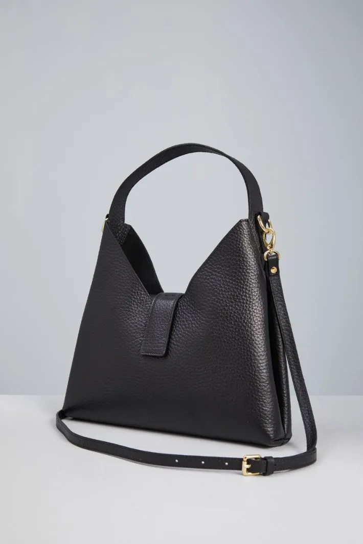 Borsa in pelle martellata