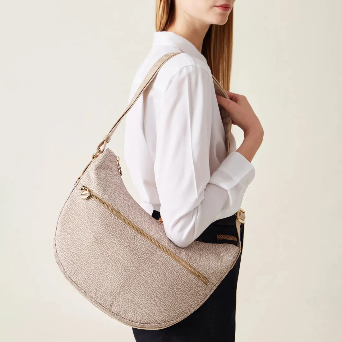 Borsa media Borbonese Luna Bag sabbia in nylon OP riciclato