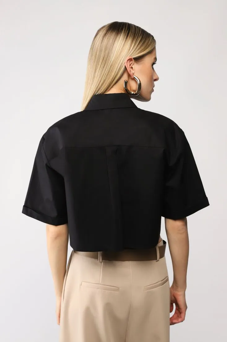 Camicia cropped con colletto classico e taschini applicati