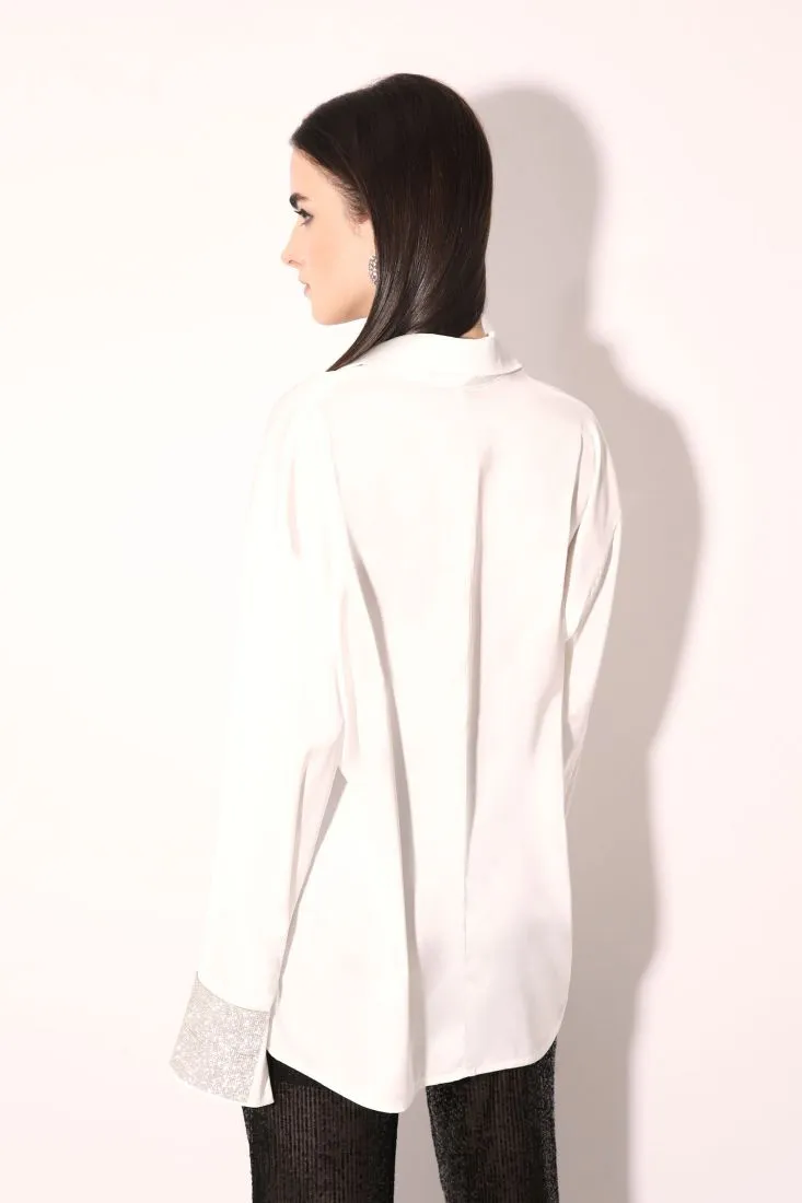 Camicia oversize monocolour con orli con applicazioni strass