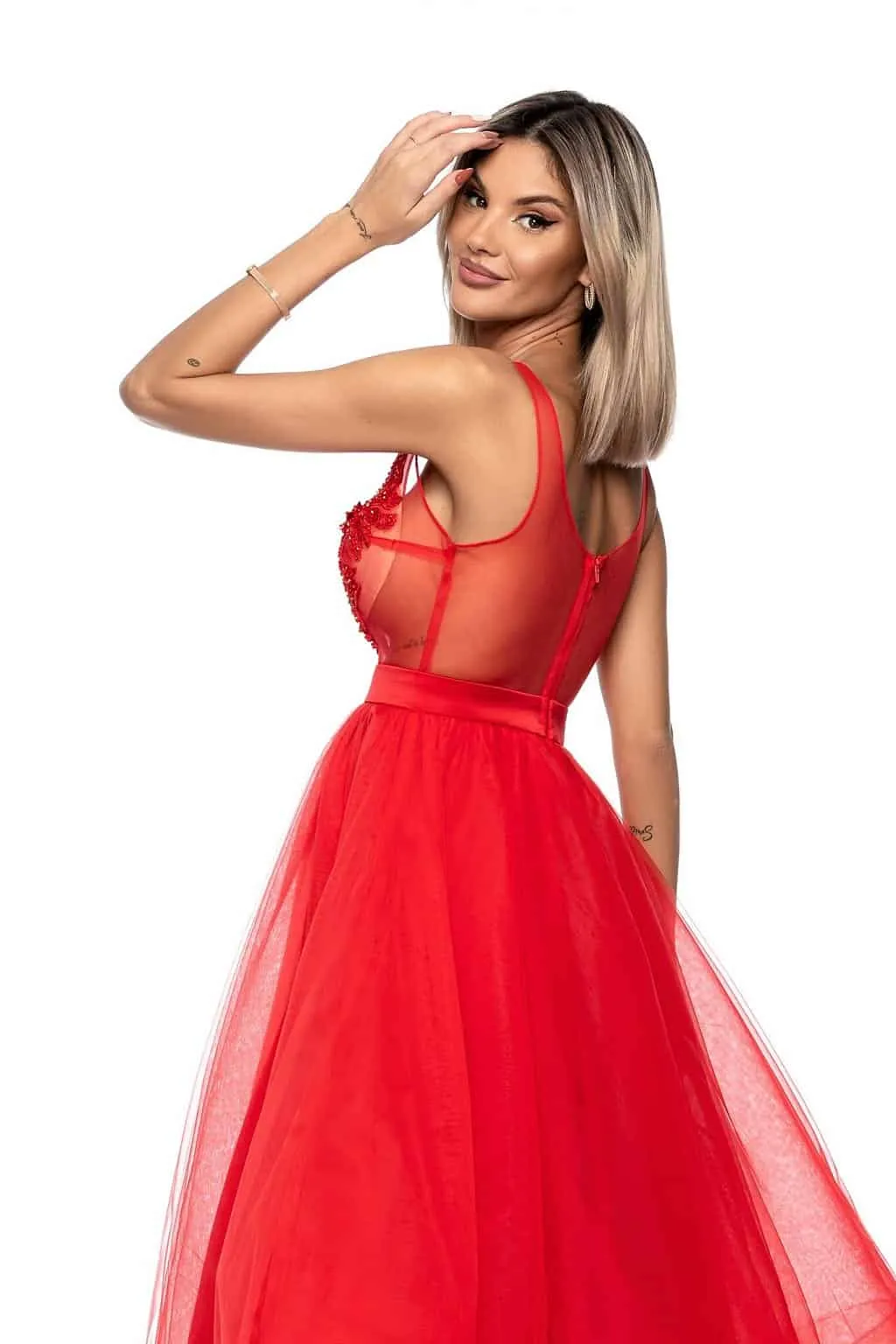 Elegante abito svasato in tulle con corpino ricamato