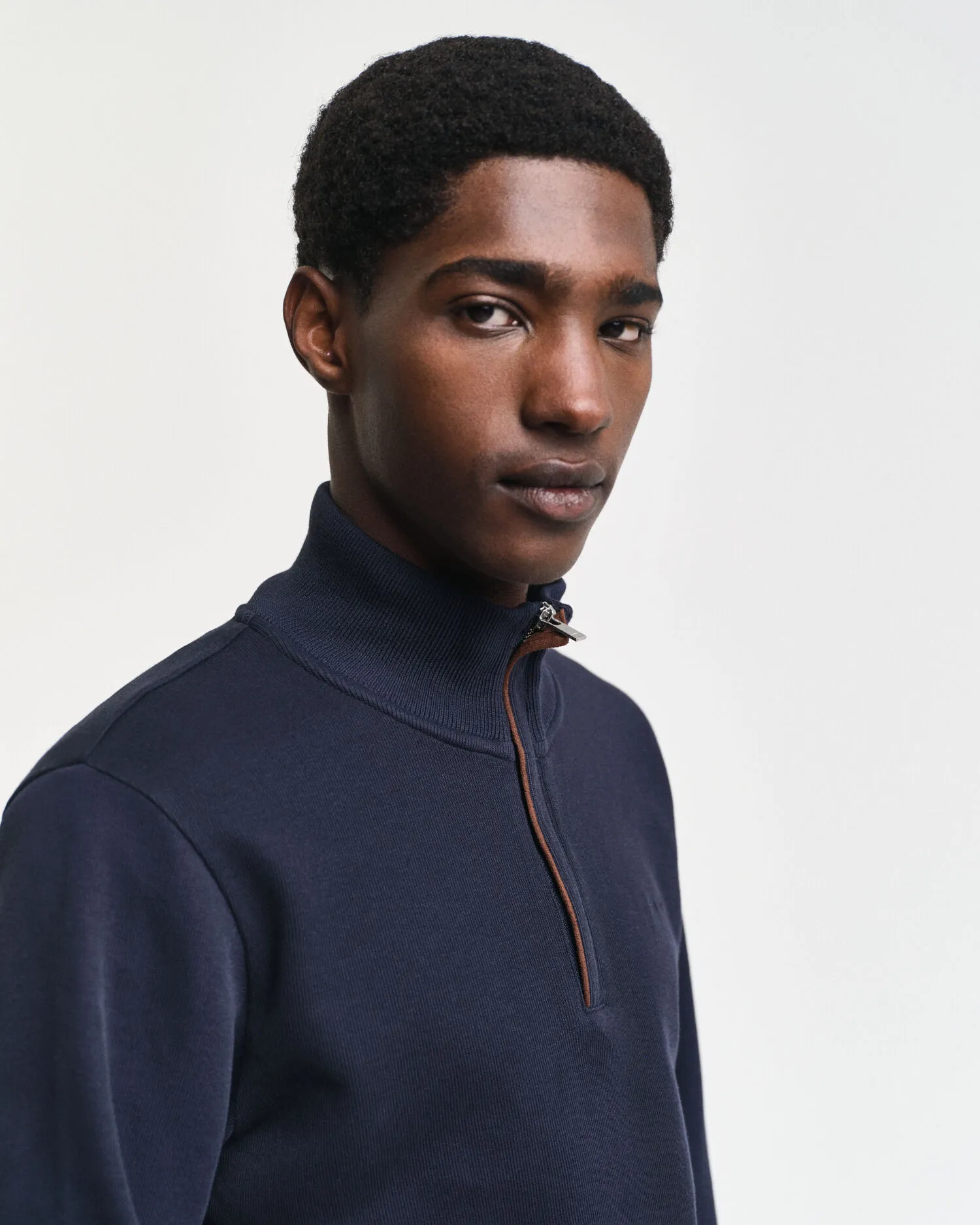 Felpa Sacker Rib con zip corta    