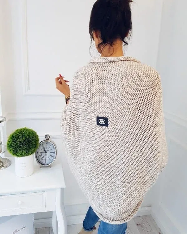 Gilet  caldo in taglio smanicato oversize (grigio e beige)