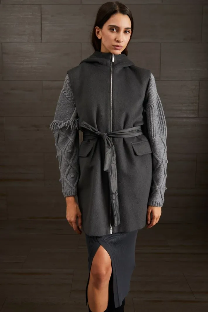 Gilet con cappuccio