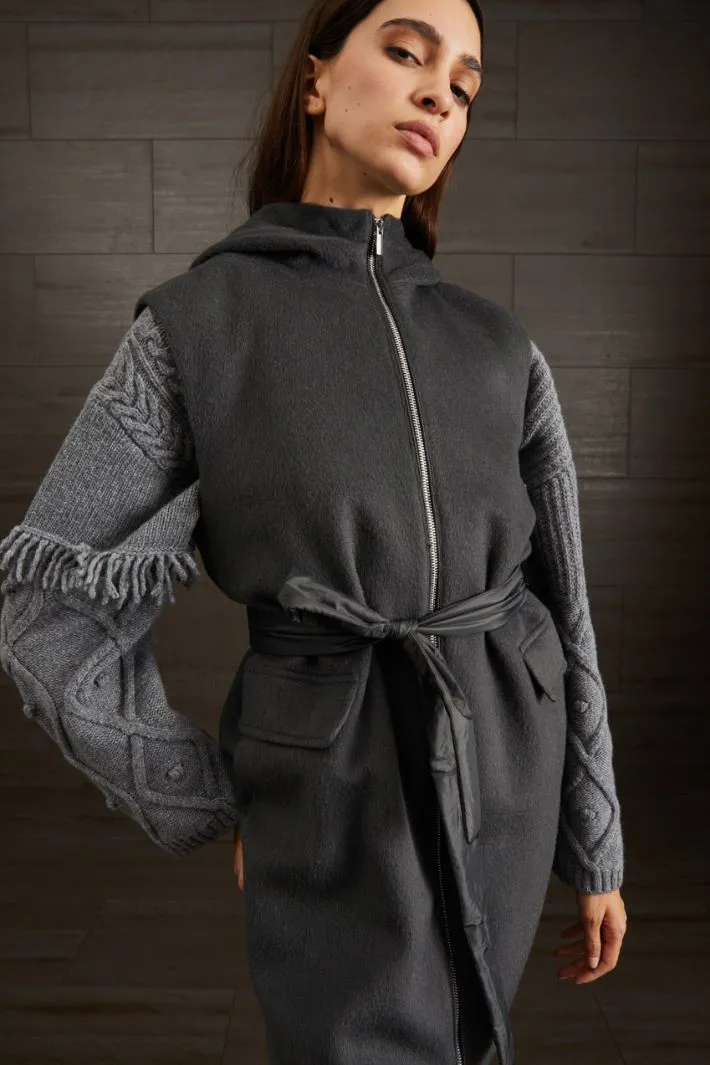 Gilet con cappuccio