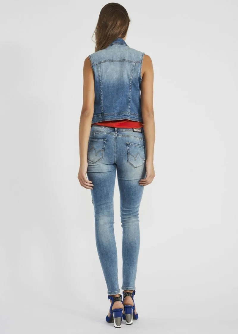 Gilet in denim con applicazioni