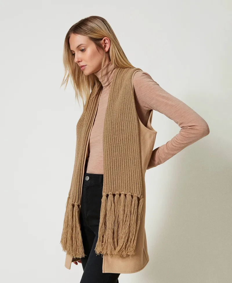 Gilet in panno con frange