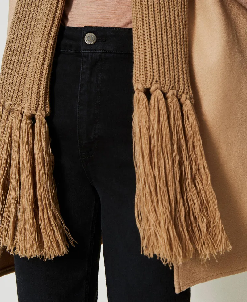 Gilet in panno con frange