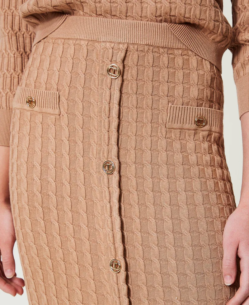 Gonna longuette fitted in maglia con bottoni