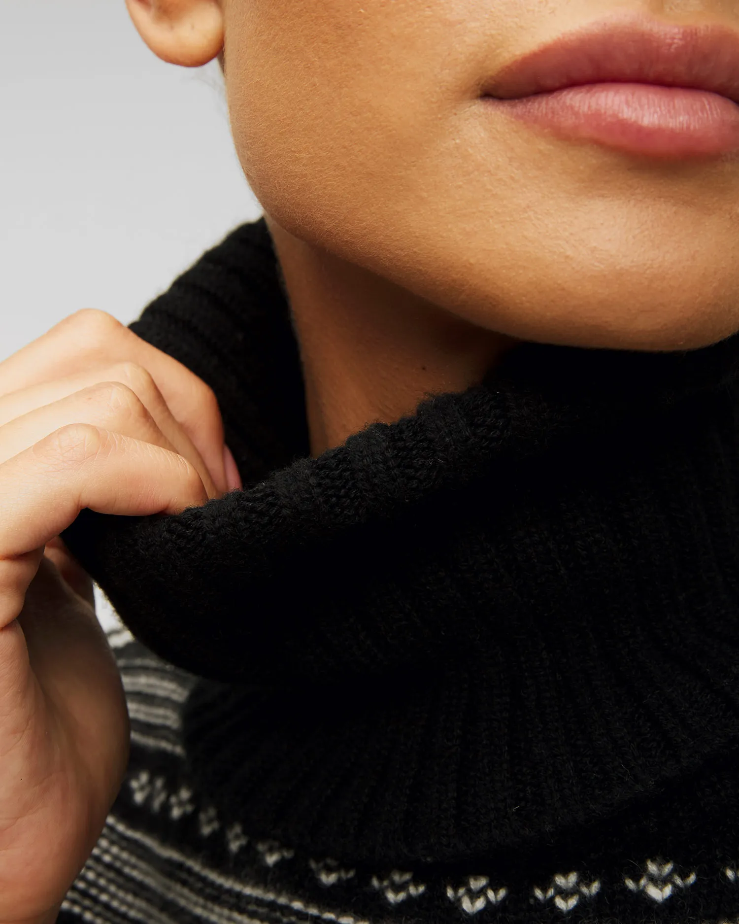 Maglione a collo alto in cashmere da donna Kujten Loulou f3035-81
