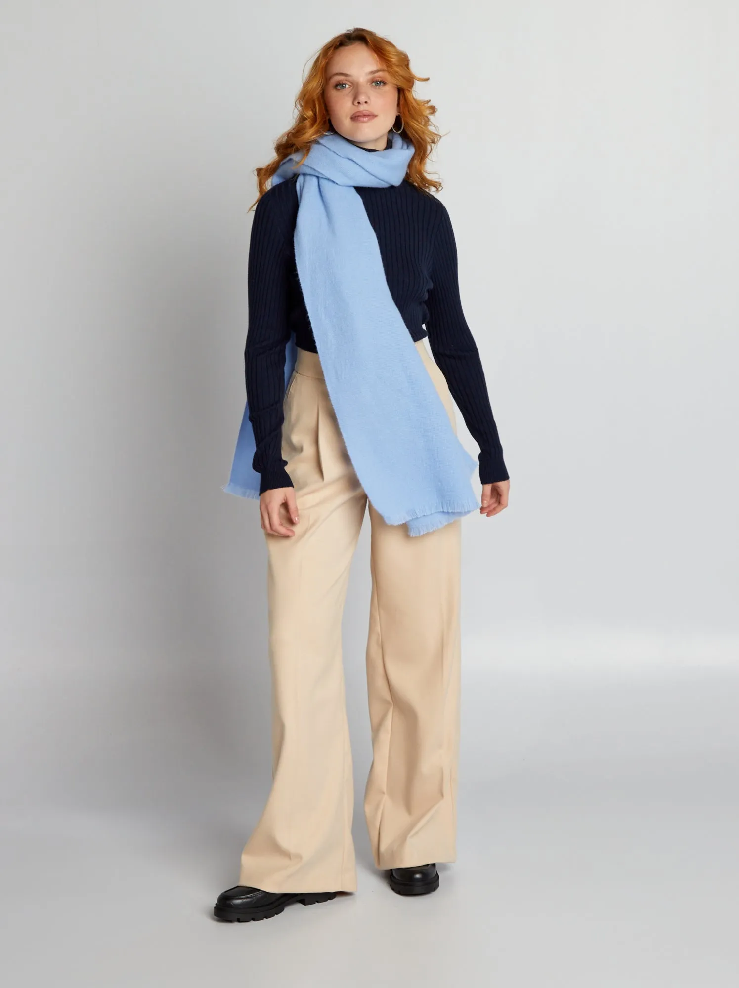 Maglione a coste con collo alto - BLU