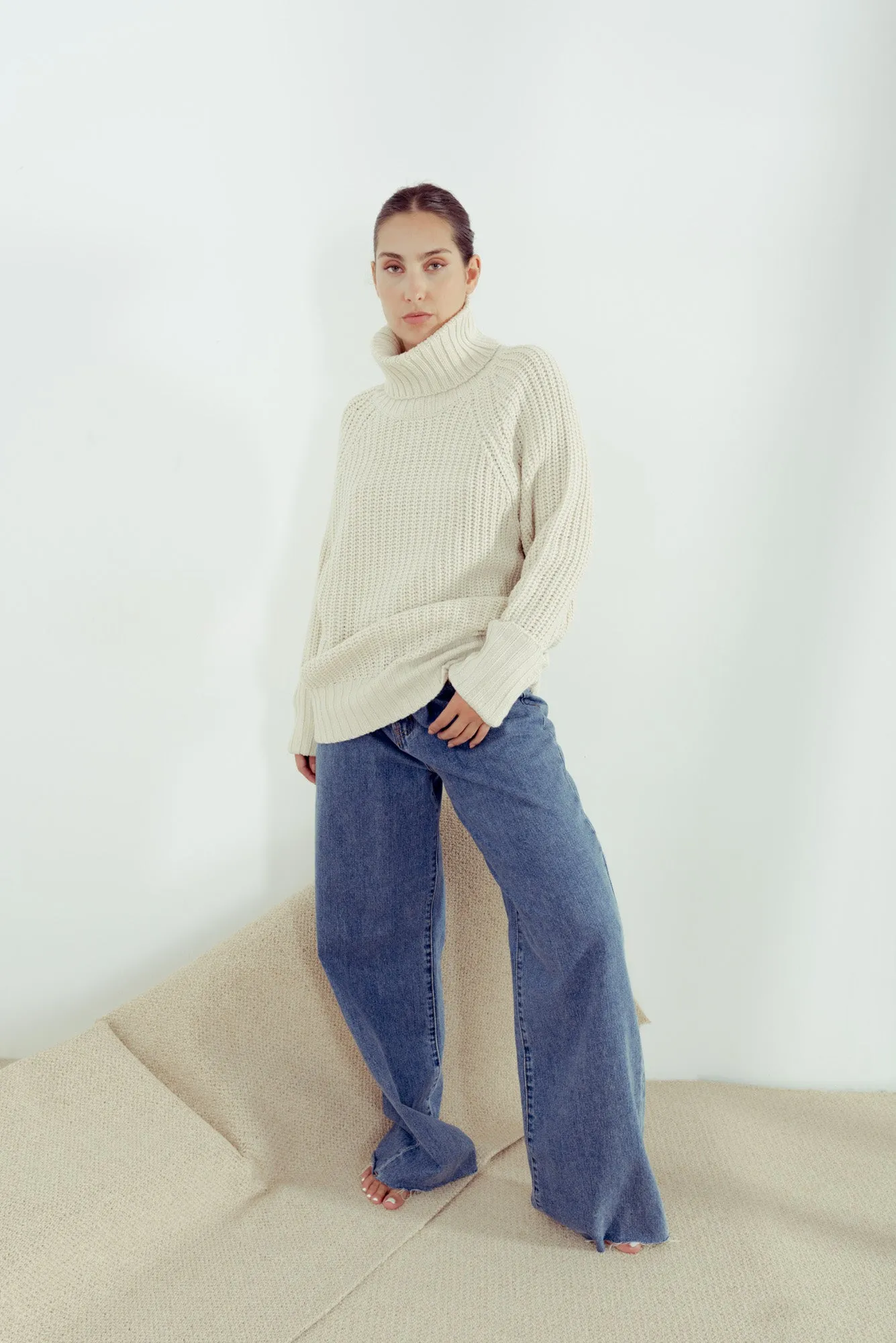 Maglione oversize a collo alto
