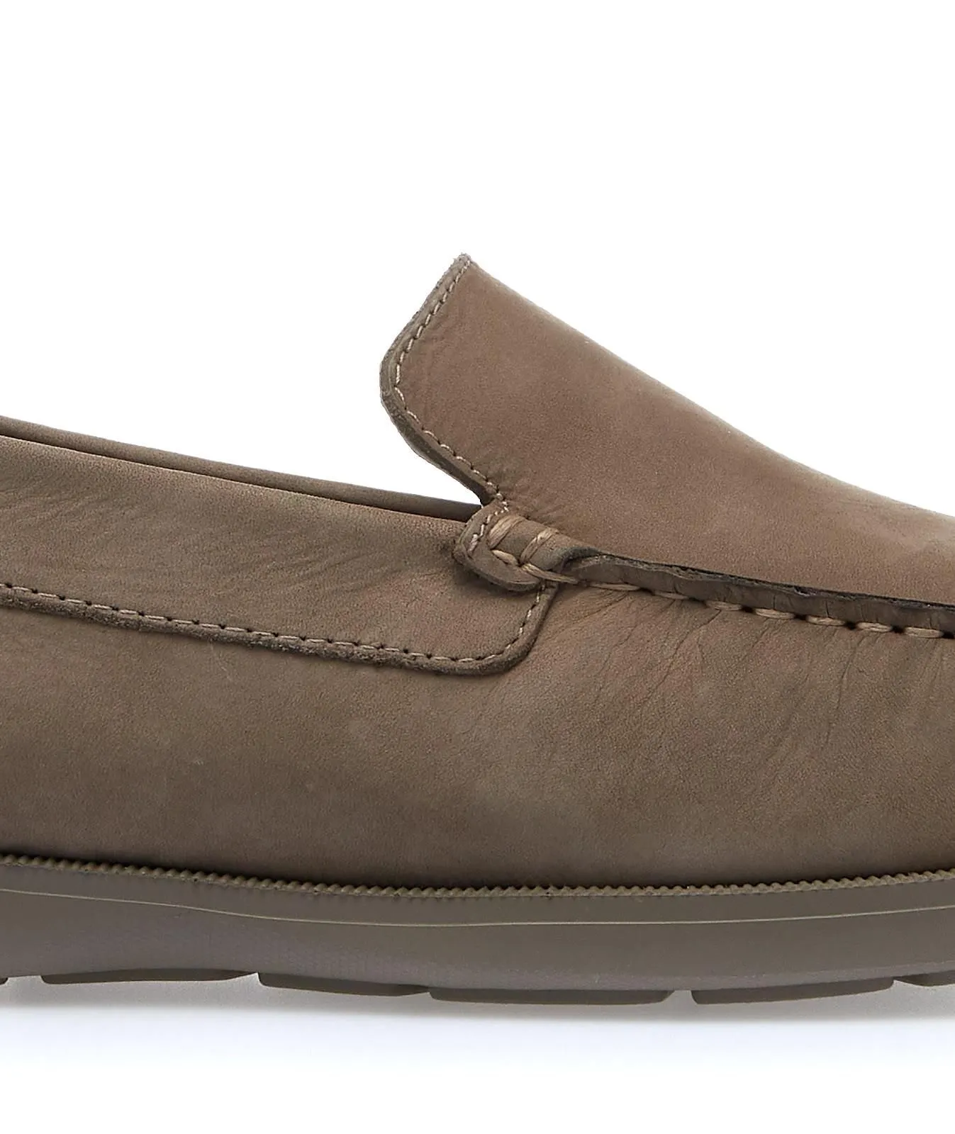 Mocassini beige in pelle con cuciture