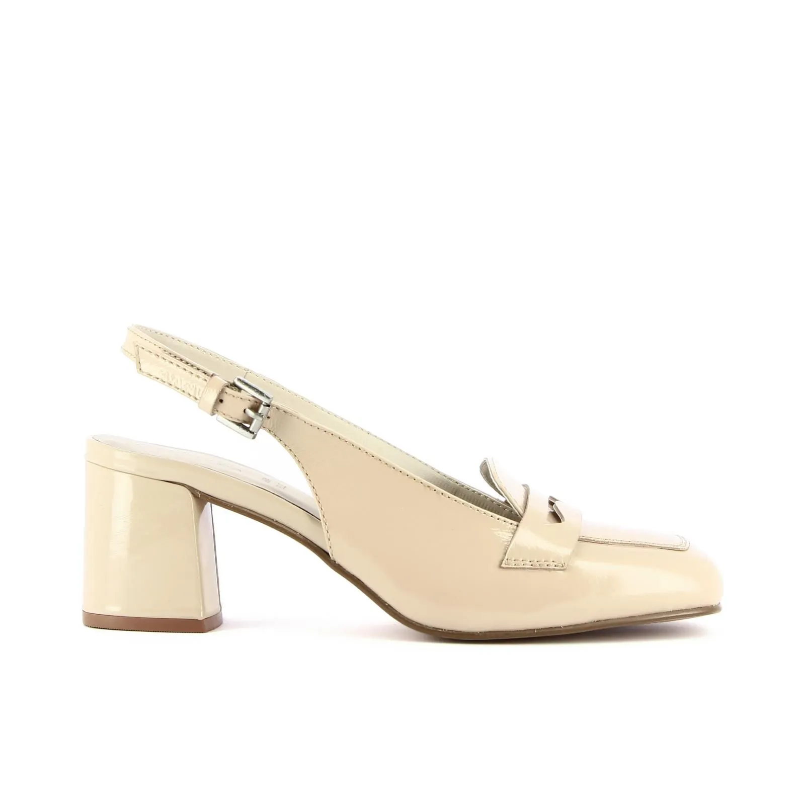 Mocassini beige in vernice con tacchi