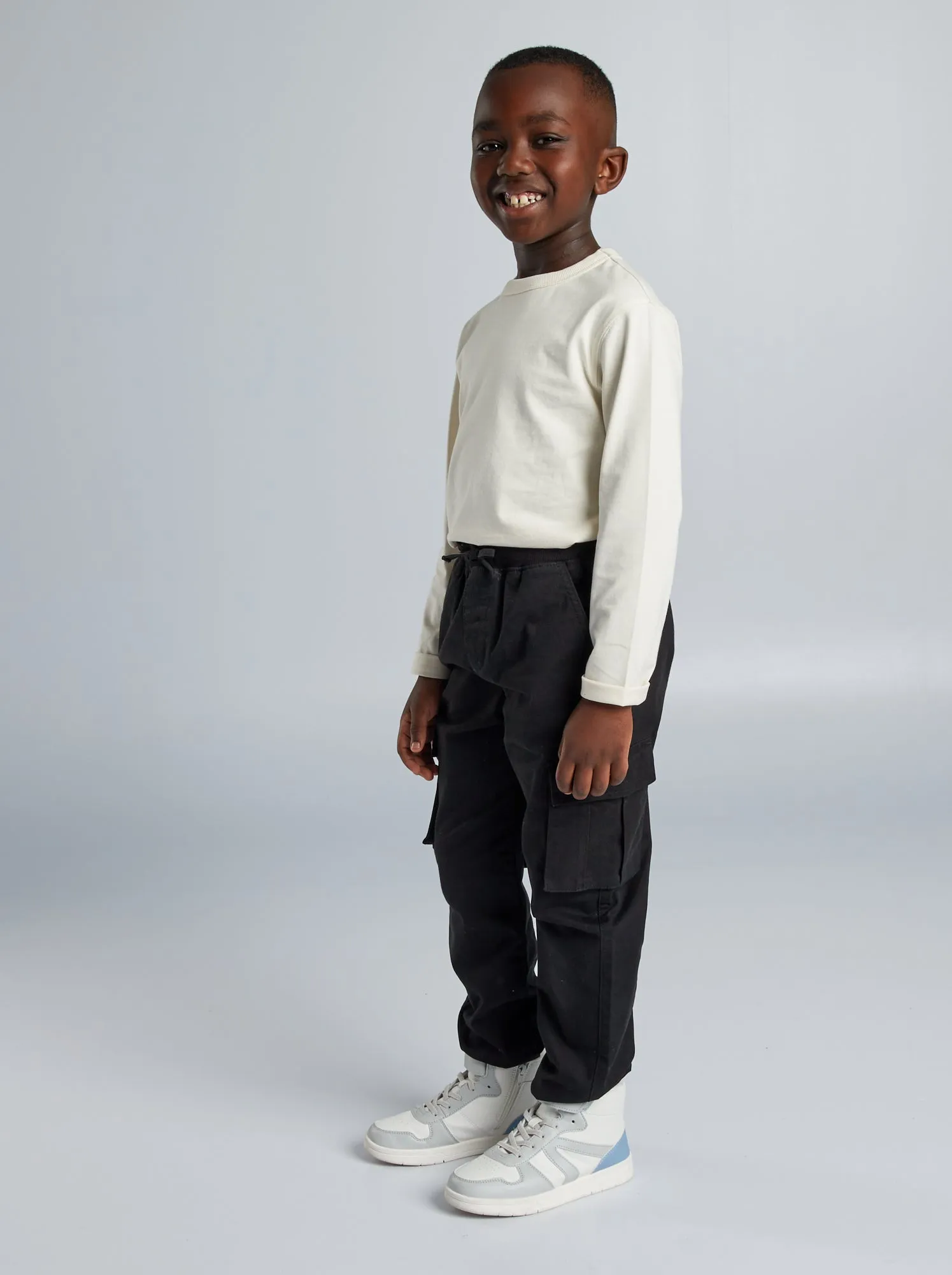 Pantaloni con tasche con patta - Taglio più confortevole - nero
