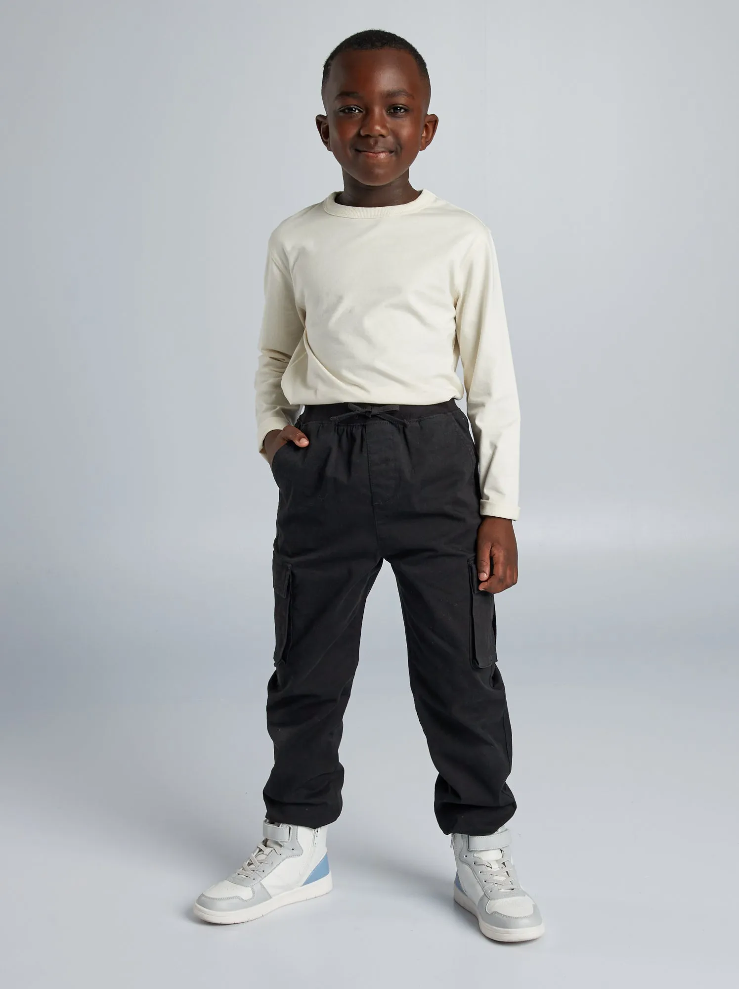 Pantaloni con tasche con patta - Taglio più confortevole - nero