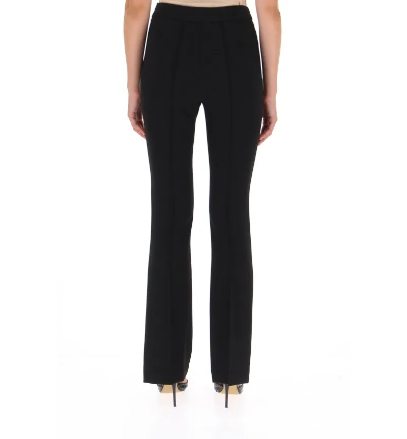 Pantaloni flare