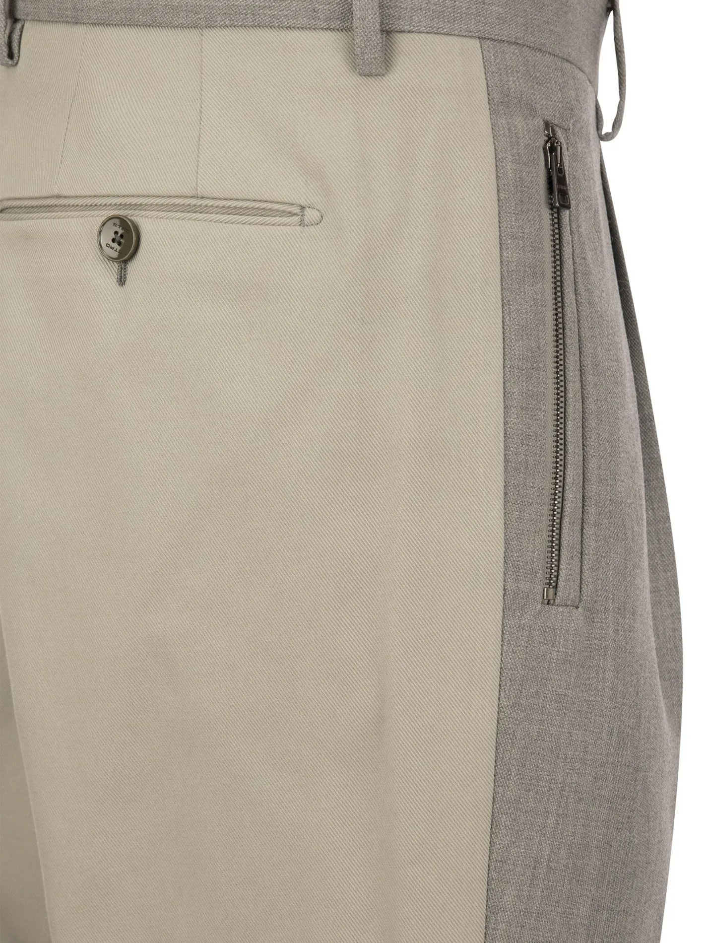 Pantaloni in lana vergine