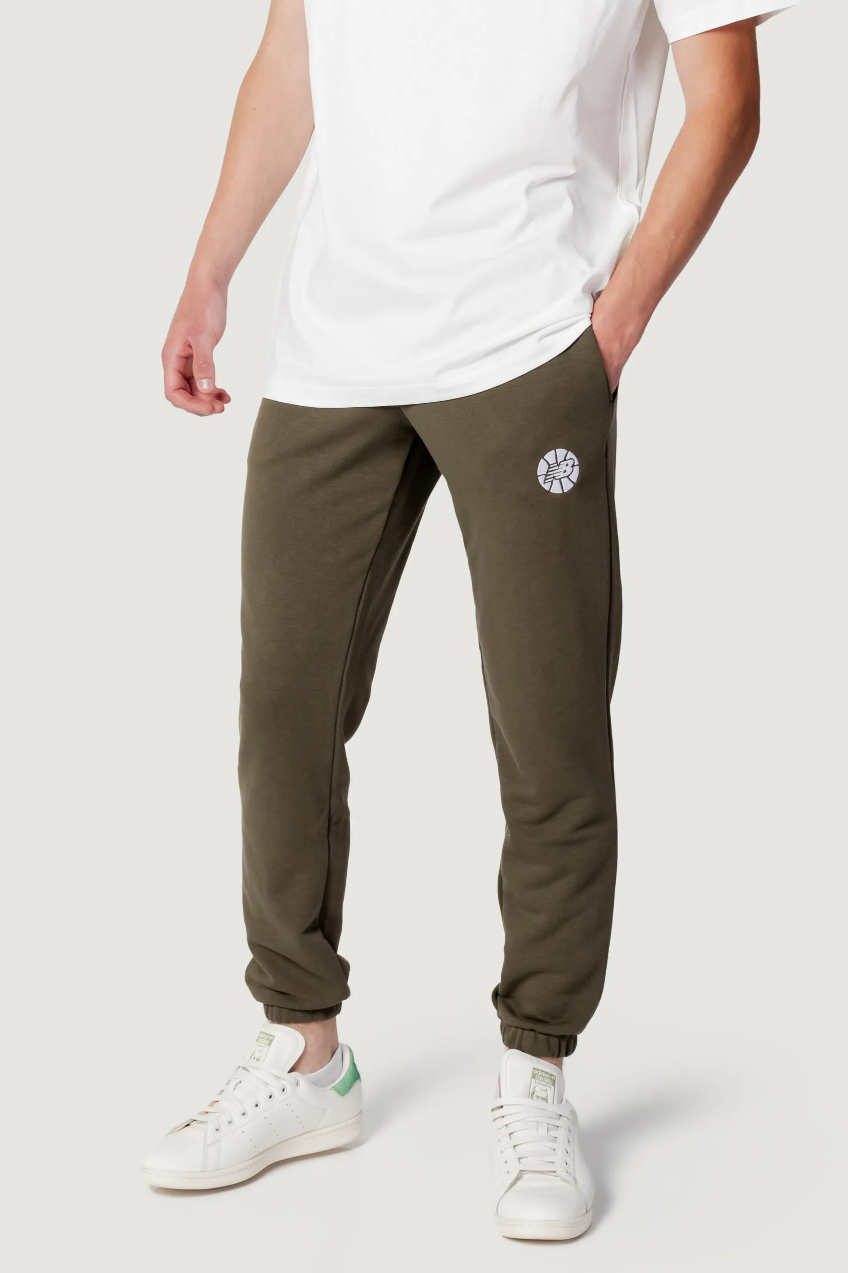 Pantaloni sportivi New Balance hoops essentials fundamental Verde Oliva