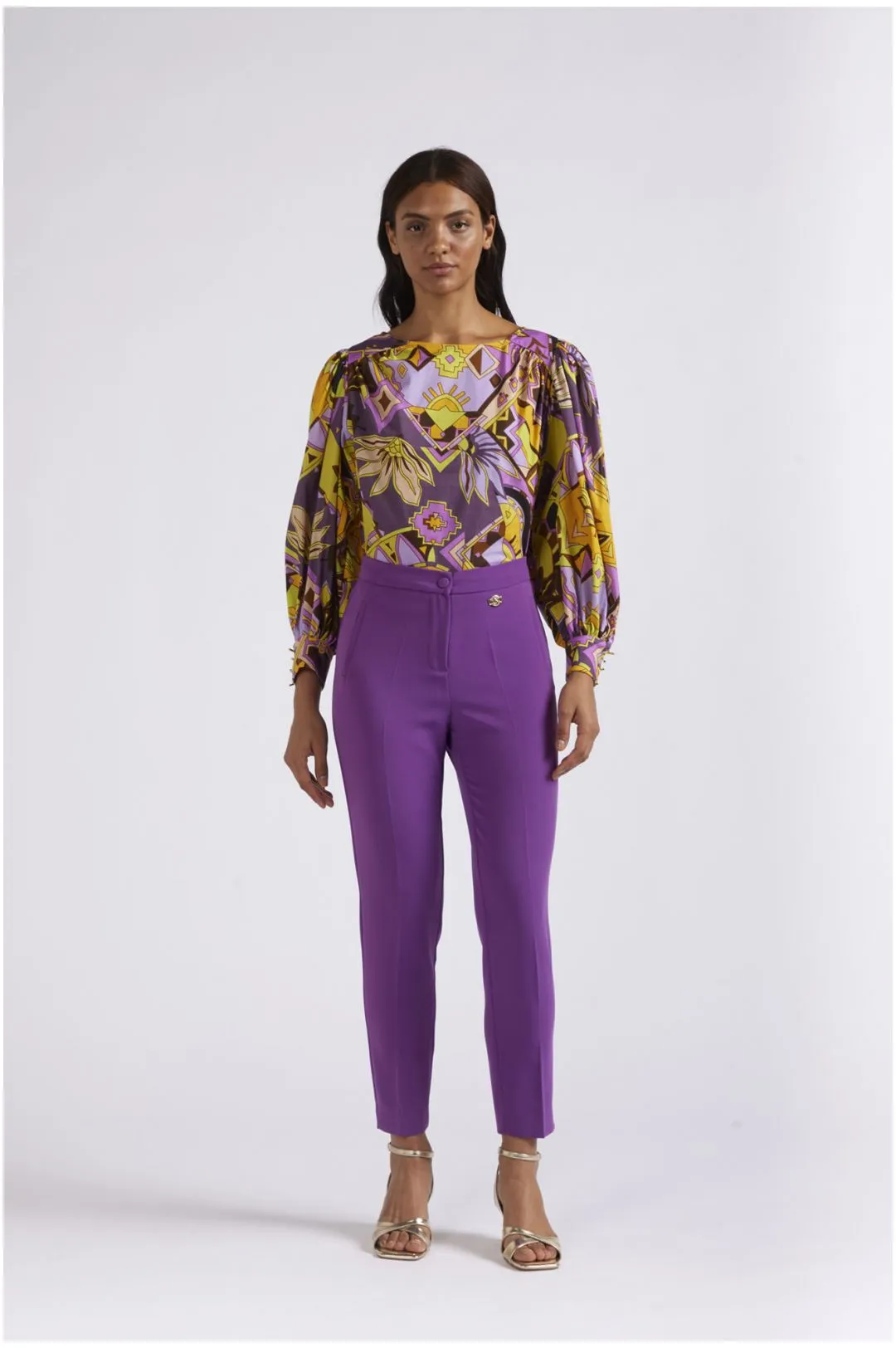 pantaloni tipo sigaretta viola