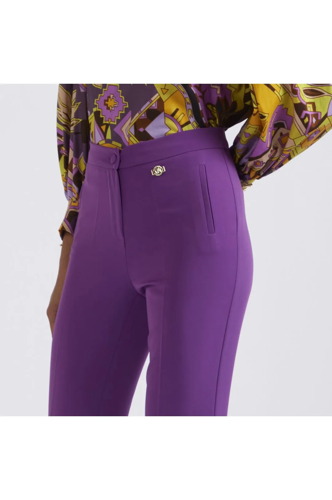 pantaloni tipo sigaretta viola