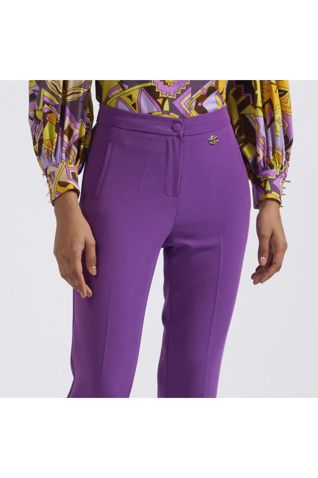 pantaloni tipo sigaretta viola