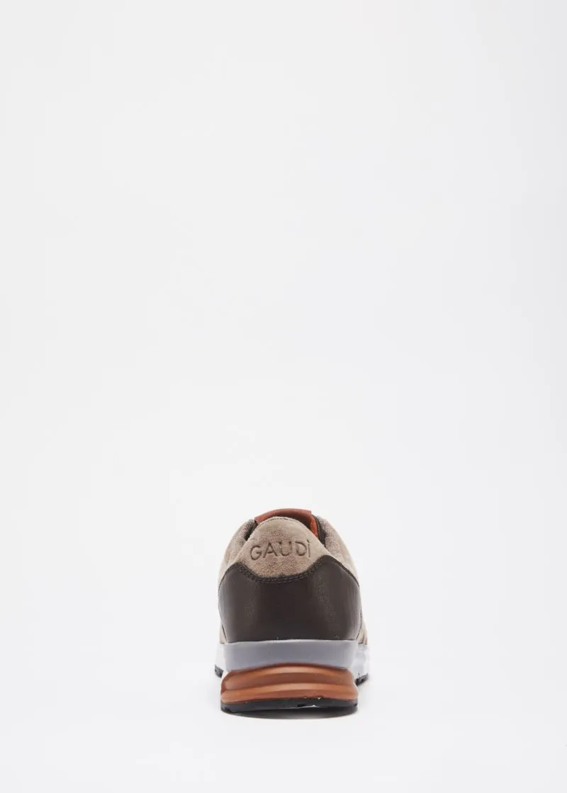 Sneaker in pelle naturale scamosciata