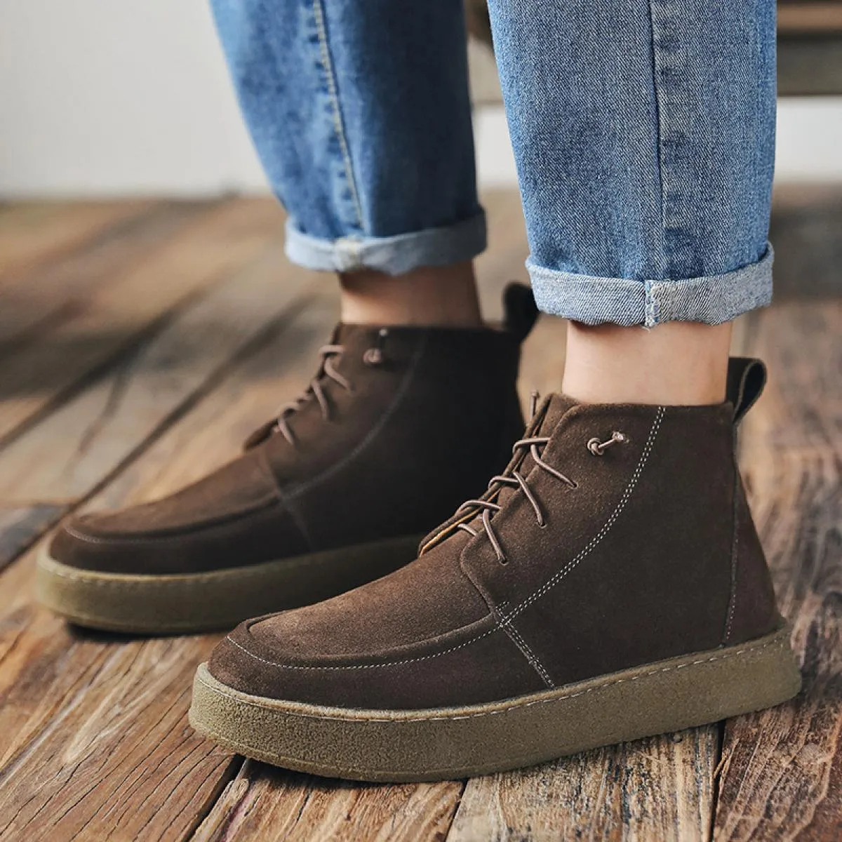 Stivaletti classici retrò da uomo Stivaletti corti alla moda in vera pelle scamosciata di mucca Stivaletti alti casual da uomo
