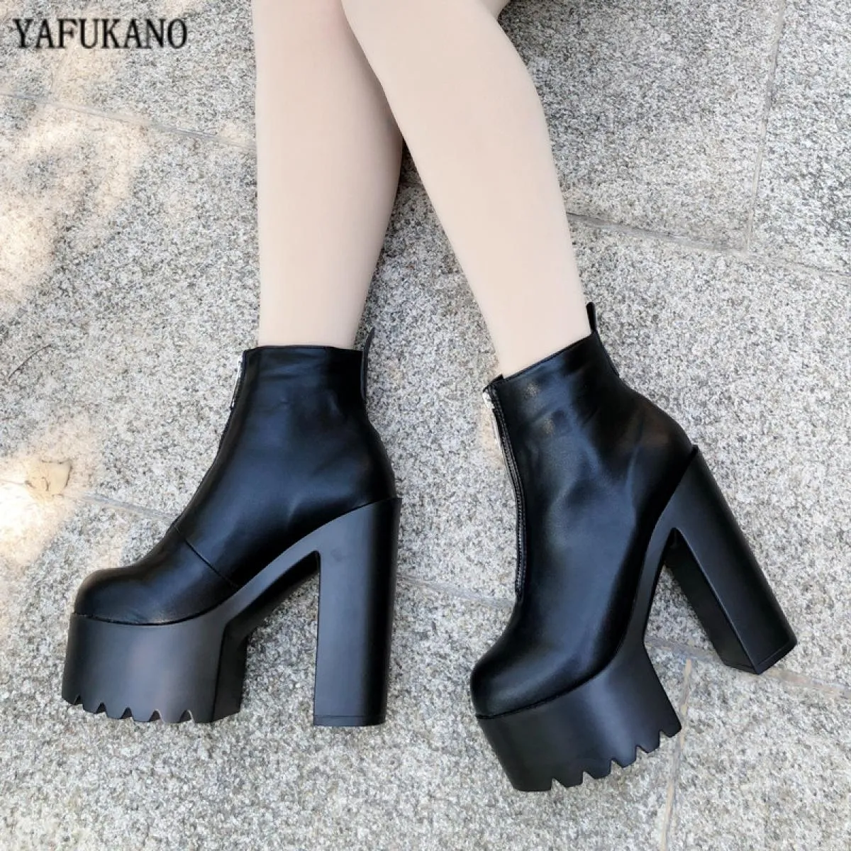 Stivaletti corti con tacco spesso nero moda 14 cm Stivaletti con plateau in morbida pelle autunno primavera Stivaletti da festa