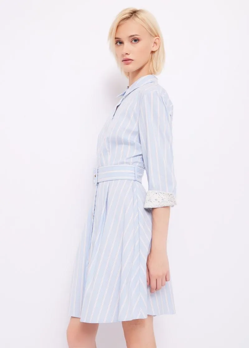 Vestito chemisier a righe con cintura