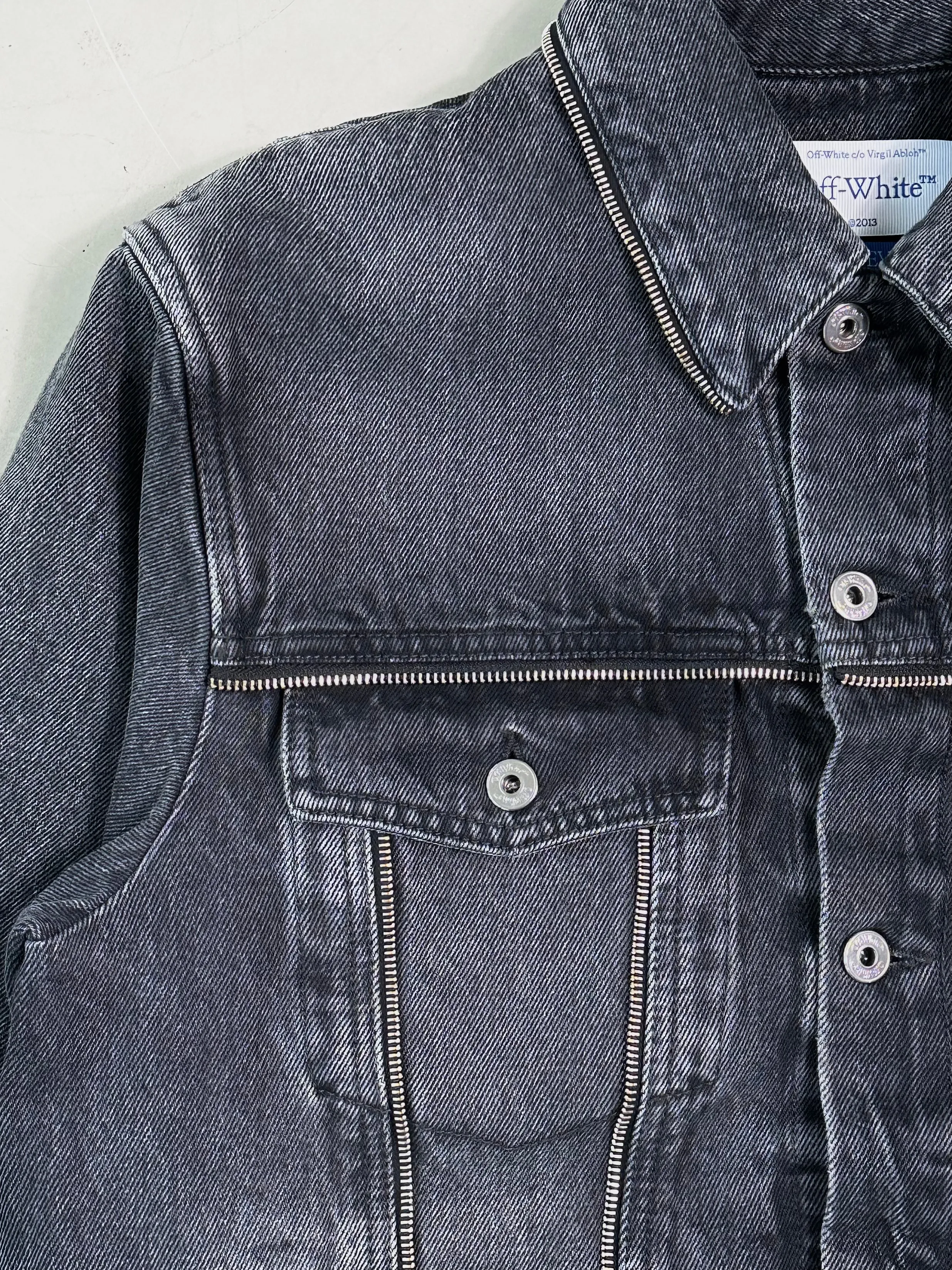 Zipped Denim Jacket